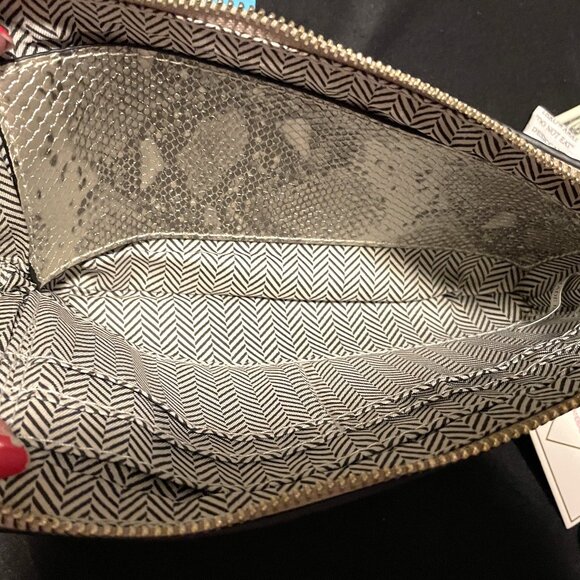 NEW Jen & Co Kendall Python Champagne Crossbody/Wristlet with Twist Lock Closure - Picture 7 of 10